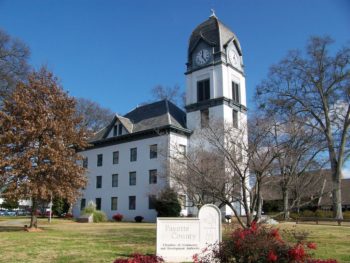Photo of Fayette County Courthouse